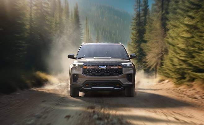 선인자동차와 FL오토코리아는 포드 익스플로러 트래머를 출시하면서 기존에 판매하던 익스플로러 ST라인과 플래티넘 모델의 가격을 20% 이상 인상했다. / FL오토코리아