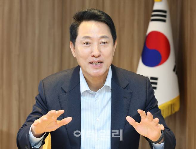 오세훈 서울시장이 13일 서울시청에서 이데일리와 인터뷰를 진행하고 있다.(사진=방인권 기자)