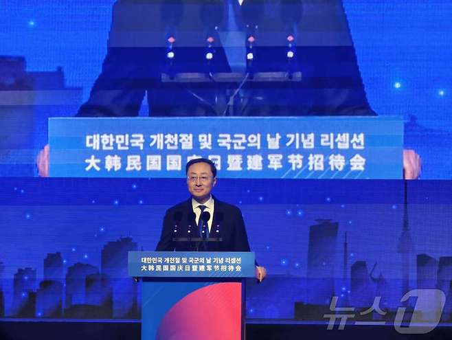 지난해 11월 6일 쑨웨이둥 당시 중국 외교부 부부장이 6일 베이징 소재 한국대사관저에서 개최된 개천절 및 제77주년 국군의날 기념 리셉션에 참석해 발언을 하고 있다. 2025.11.6 ⓒ 뉴스1 정은지 특파원