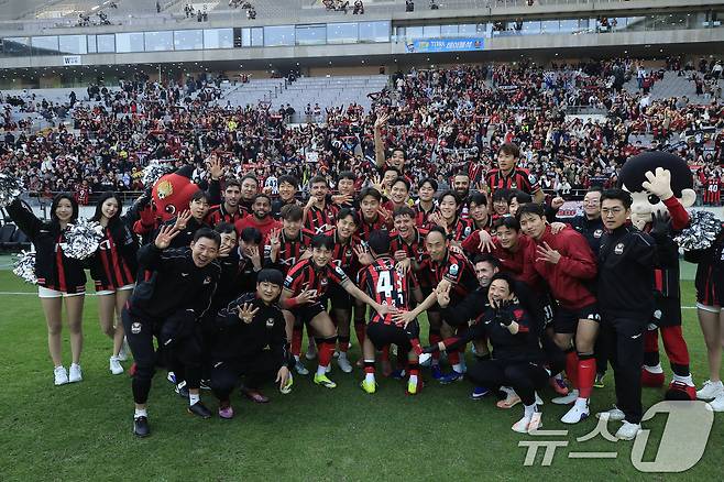 시즌 초반 무패를 기록하며 선두에 자리한 FC서울.ⓒ 뉴스1 박정호 기자