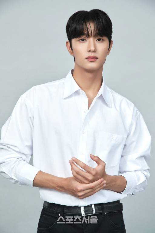 배우 김재원이 21일 서울 잠실구장에서 열리는 2025 KBO리그 LG-롯데전에서 시구자로 나선다. 사진 | LG 트윈스