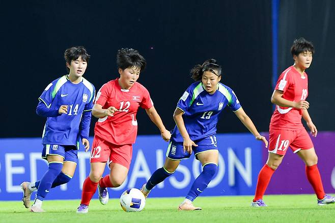 여자 U-20 대표팀과 북한의 조별리그 경기 모습. 출처 | AFC 홈페이지