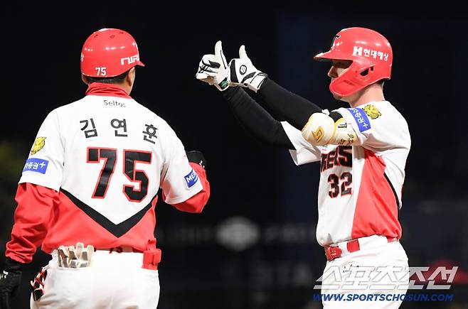 8일 광주 기아챔피언스필드에서 열린 KIA와 삼성의 경기. KIA 데일이 안타를 날린 뒤 환호하고 있다. 광주=박재만 기자 pjm@sportschosun.com/2026.04.08/