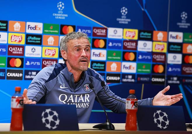 기자회견 중인 엔리케 감독   로이터<저작권자(c) 연합뉴스, 무단 전재-재배포, AI 학습 및 활용 금지>