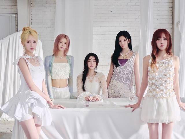 그룹 이프아이 원화연 라희 카시아 미유 태린(왼쪽부터)이 15일 새 EP 'As if'를 발표하고 컴백활동을 시작한다./하이헷엔터테인먼트