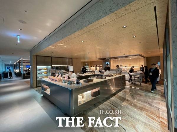 16일 오픈하는 대한항공 인천공항 제2여객터미널 프레스티지 서편 라운지 내 라이브 스테이션. /문은혜 기자