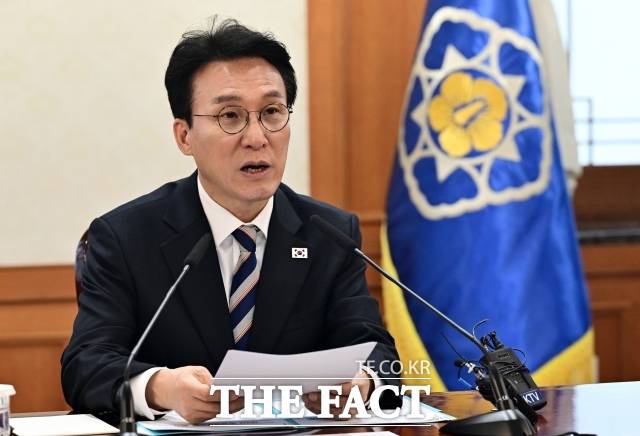 김민석 국무총리는 16일 정부세종청사에서 국가바이오혁신위원회 출범식과 첫 회의를 주재하고 "국가 바이오 정책 추진 체계를 한 단계 도약시키는 중요한 전환점"이라고 밝혔다. /임영무 기자