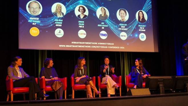 Smart Maritime Network 패널 토론 참석(유럽대표부 신진선 부장).{사진 제공=BPA]