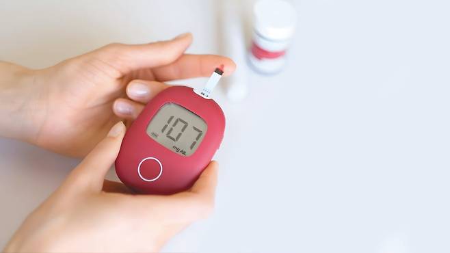 혈당 체크. /게티이미지뱅크