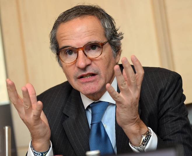 라파엘 그로시 국제원자력기구(IAEA) 사무총장이 15일 서울 종로구 포시즌스 호텔 서울에서 기자간담회를 하고 있다./뉴스1