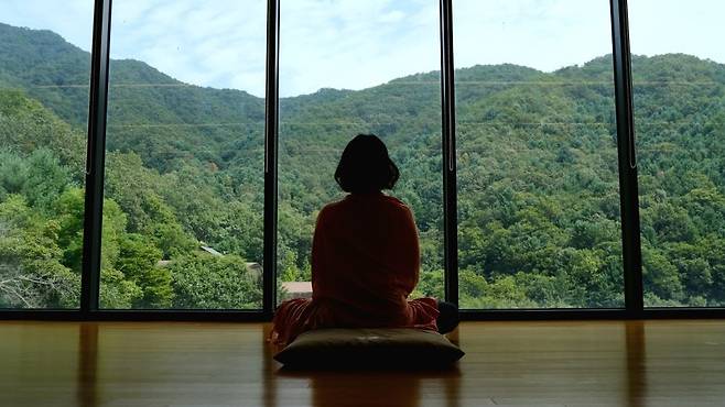 선마을에서 명상을 즐기는 모습