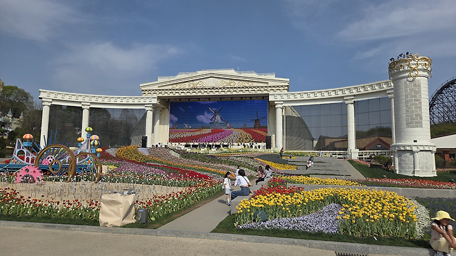 에버랜드 포시즌스 가든에서 튤립축제가 진행되고 있다. 박지영 기자.