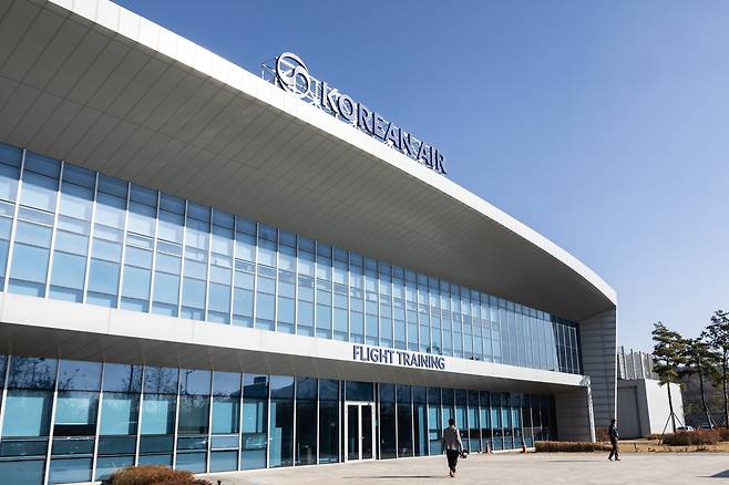 대한항공 인천 운북동 운항훈련센터 전경. 조종사 모의비행훈련(FFS) 등 핵심 안전 훈련이 이뤄지는 대한항공의 대표 운항 교육 시설이다. [대한항공 제공]