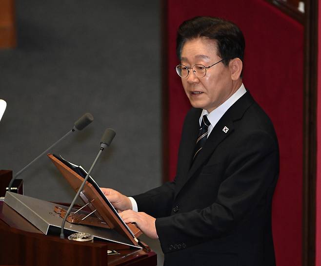 4월2일 이재명 대통령이 국회 본회의장에서 중동 사태 대응 등을 위한 추가경정예산안에 대한 시정연설을 하고 있다. ⓒ국회사진기자단