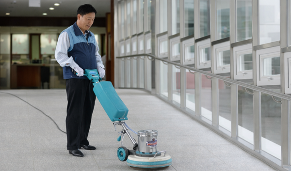 우렁각시매직케어는 취약계층 일자리를 창출하는 사회적기업이다.[사진｜우렁각시매직케어 제공]