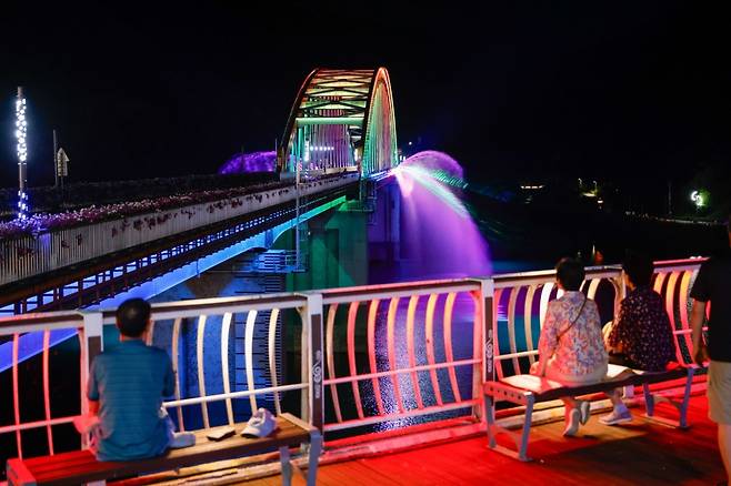 고수대교 경관분수 [단양군 제공]