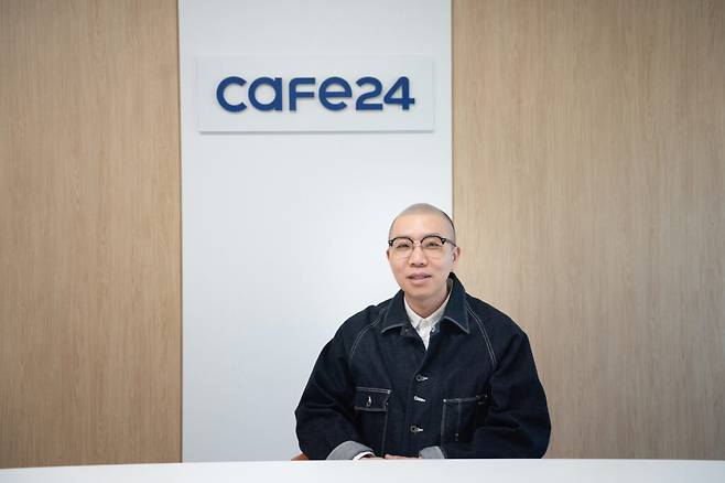 카페24 커머스 플랫폼 총괄을 맡고 있는 곽형석 이사는 한국 브랜드가 해외에서 자사몰을 기반으로 성장할 수 있도록, 쇼핑몰 구축부터 현지 결제·물류·마켓 통합까지 인프라 전체를 설계하고 운영하는 역할을 하고 있다. (사진=카페24)