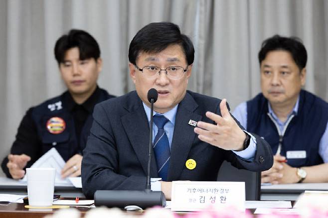 김성환 기후에너지환경부 장관이 16일 서울 서초구 한강홍수통제소에서 열린 발전공기업 노조 대표들과의 간담회에서 발언하고 있다. (사진=기후부)