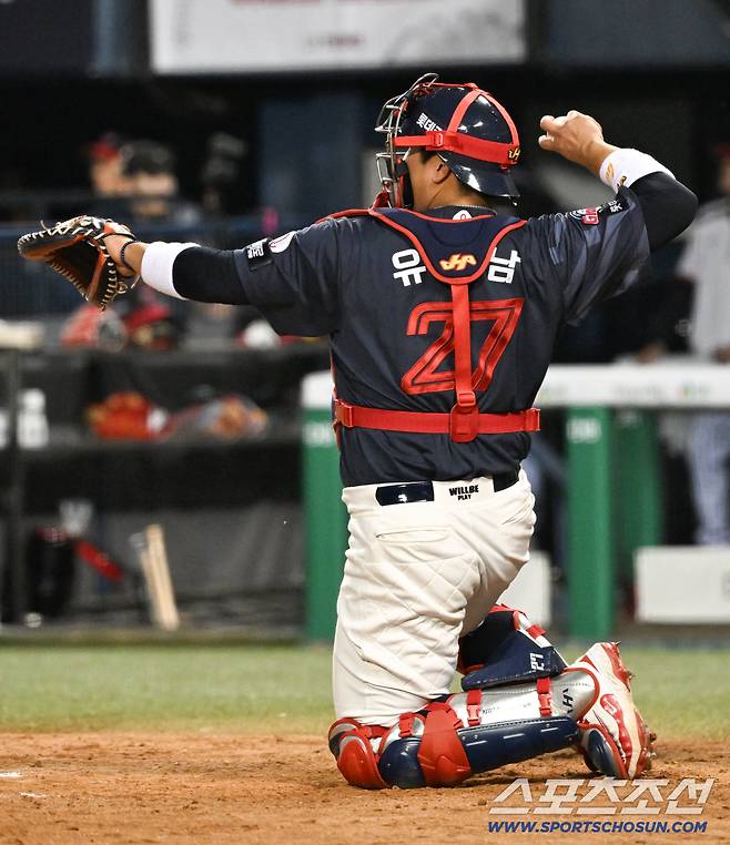 16일 잠실구장에서 열린 LG와 롯데의 경기. 롯데 유강남이 수비를 하고 있다. 잠실=박재만 기자 pjm@sportschosun.com/2026.04.16/