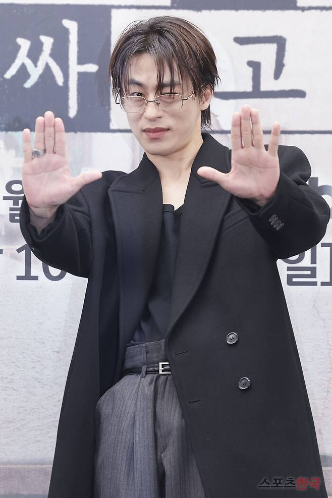 '모두가 자신의 무가치함과 싸우고 있다' 제작발표회에 참석한 배우 구교환. 2026. 4.17 ⓒ이혜영 기자 lhy@hankooki.com