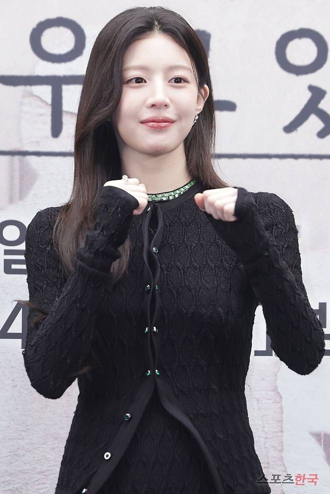 '모두가 자신의 무가치함과 싸우고 있다' 제작발표회에 참석한 배우 고윤정. 2026. 4.17 ⓒ이혜영 기자 lhy@hankooki.com