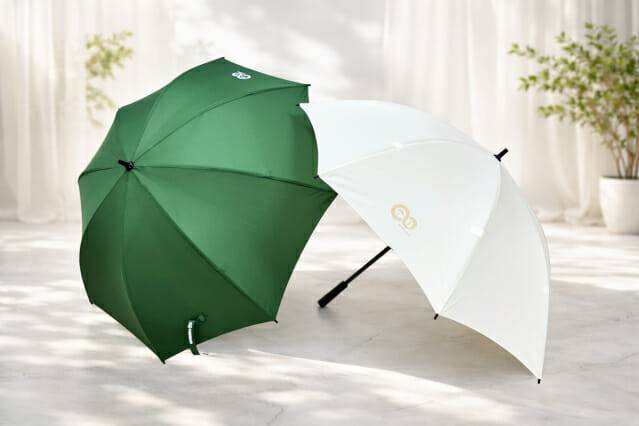 SK케미칼과 SK플라즈마 구성원이 참여한 친환경 키트 봉사활동을 통해 제작된 업사이클 장우산 (사진=SK케미칼)