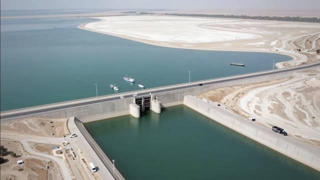 카자흐스탄 정부의 북아랄해 회복 의지를 상징하는 코카랄댐. 유튜브 어스프레시채널 캡처