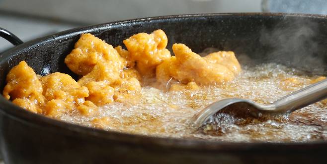 기름진 음식에 함유된 포화지방산인 팔미트산이 인슐린 감수성을 저하시킨다는 분석이 나왔다./사진=클립아트코리아