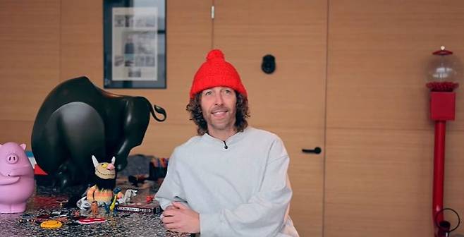 스트리트 아티스트 프랭키 모습. 사진 로즈우드 홍콩