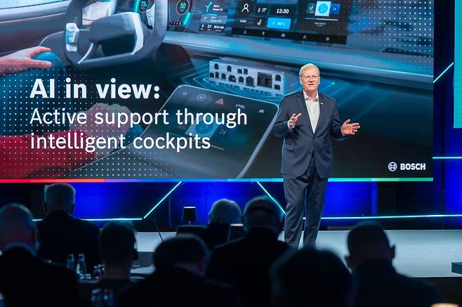 스테판 하퉁 보쉬 그룹 회장이 16일(한국시간) 열린 ‘보쉬 연례 기자회견’에서 발표하고 있다. [보쉬 제공]