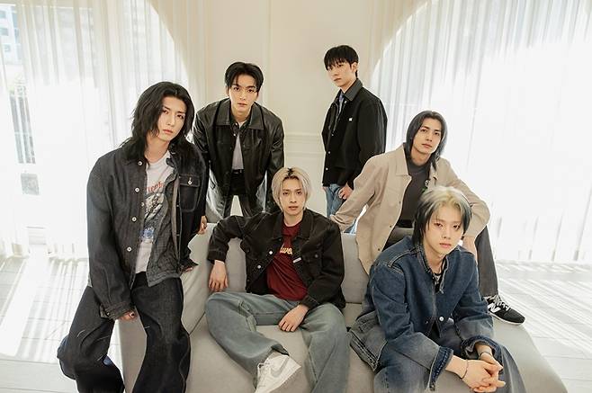 이번 앨범에는 타이틀곡 '보이저'를 비롯해 총 7곡이 수록됐다. JYP엔터테인먼트 제공