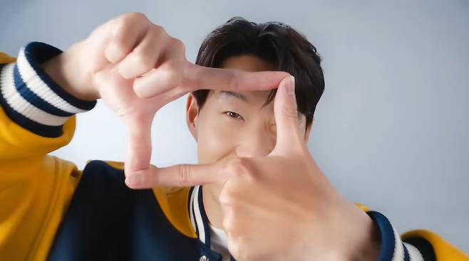 메가MGC커피의 모델 축구선수 손흥민. 메가MGC커피 유튜브 채널 영상 캡처