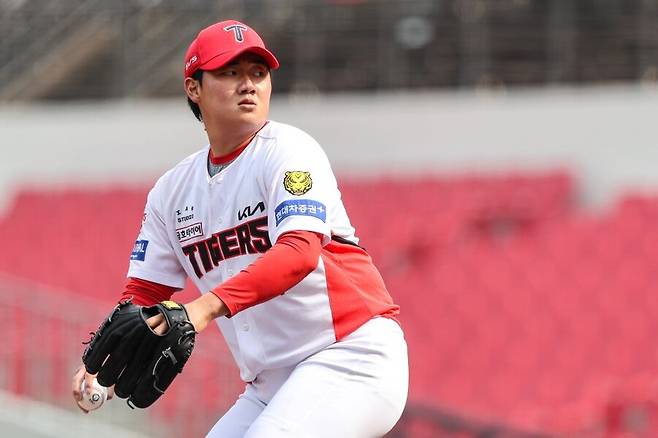 ▲ 김시훈은 16일 함평에서 열린 울산과 퓨처스리그 경기에서 0.2이닝 2실점으로 부진하며 역전패의 빌미를 제공했다 ⓒKIA타이거즈
