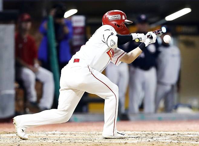 ▲ 정준재는 타격뿐만 아니라 작전과 주루, 수비에서도 만점 활약을 선보이며 팀의 연승을 이끌었다 ⓒSSG랜더스