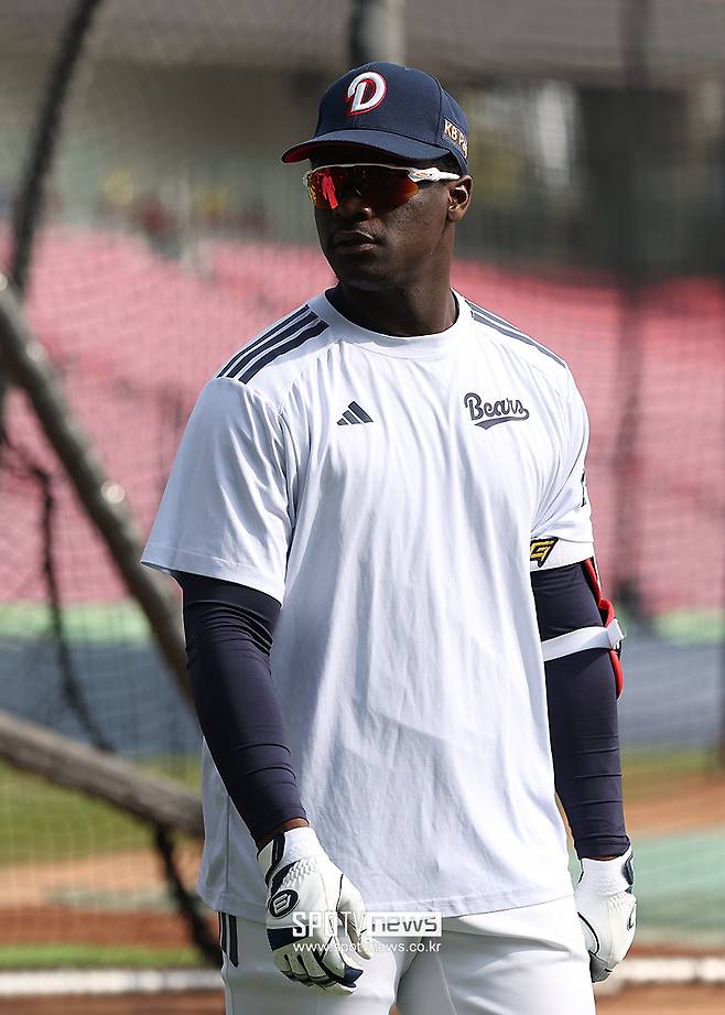 ▲ 17일 잠실 KIA전에서도 주자가 있는 상황에서 해결을 하지 못하며 아쉬움을 남긴 카메론 ⓒ곽혜미 기자