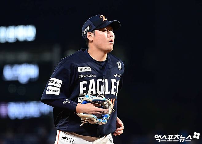 한화 이글스 베테랑 내야수 하주석이 16일 삼성 라이온즈와의 대전 홈 경기에서 2회초 수비 실책을 기록했다. 사진 엑스포츠뉴스 DB