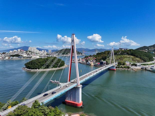 여수 돌산도 전경. <여수세계섬박람회조직위 제공>