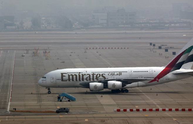 지난달 17일 인천국제공항에서 에미레이트항공 여객기가 계류하고 있는 모습.(사진=연합뉴스)