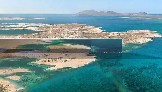 네옴은 사막의 신기루였을까. 사우디아라비아가 미래 도시 네옴 프로젝트 중 상당 부분을 중단하고, 엑스포와 월드컵 같은 현실의 이벤트에 집중하기로 했다. 이미지는 네옴의 핵심 사업인 ‘더 라인’의 조감도. 네옴 제공