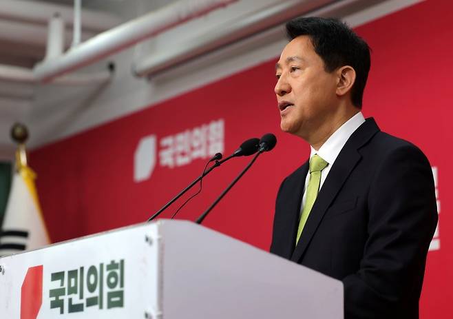 국민의힘 지방선거 서울시장 후보에 선출된 오세훈 서울시장이 18일 오전 서울 여의도 국민의힘 당사에서 서울시장 후보 선출 관련 기자회견을 하고 있다. 뉴시스