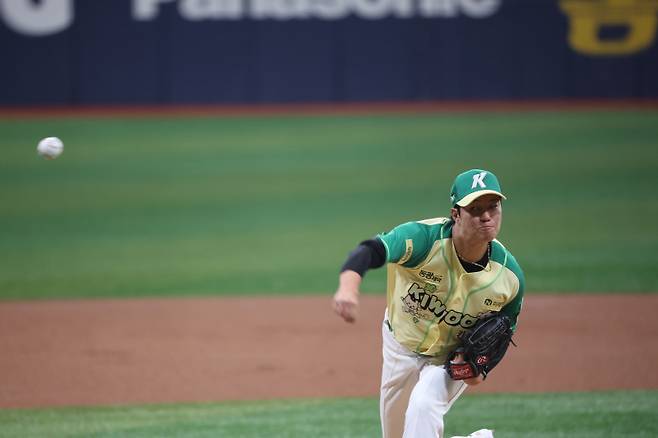 <yonhap photo-4867="">안우진. <저작권자 ⓒ 1980~2026 ㈜연합뉴스. 무단 전재 재배포 금지, AI 학습 및 활용 금지></yonhap>