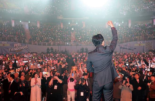 지난 2월 송파구 잠실체육관에서 ‘한동훈 토크 콘서트’가 열렸다. 보수 진영에서 이 정도의 흥행성을 가진 정치인은 드물다. [연합뉴스]