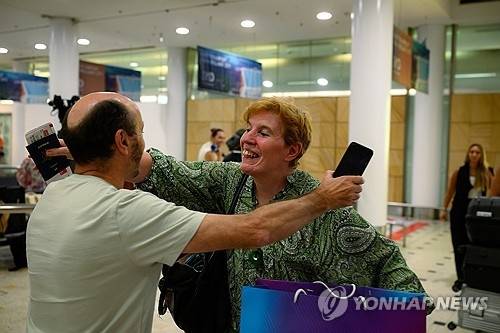 ▲ 지난달 4일 호주 시드니 국제공항에서 두바이에서 출발한 승객들이 도착하고 있다.[EPA=연합뉴스 자료사진]