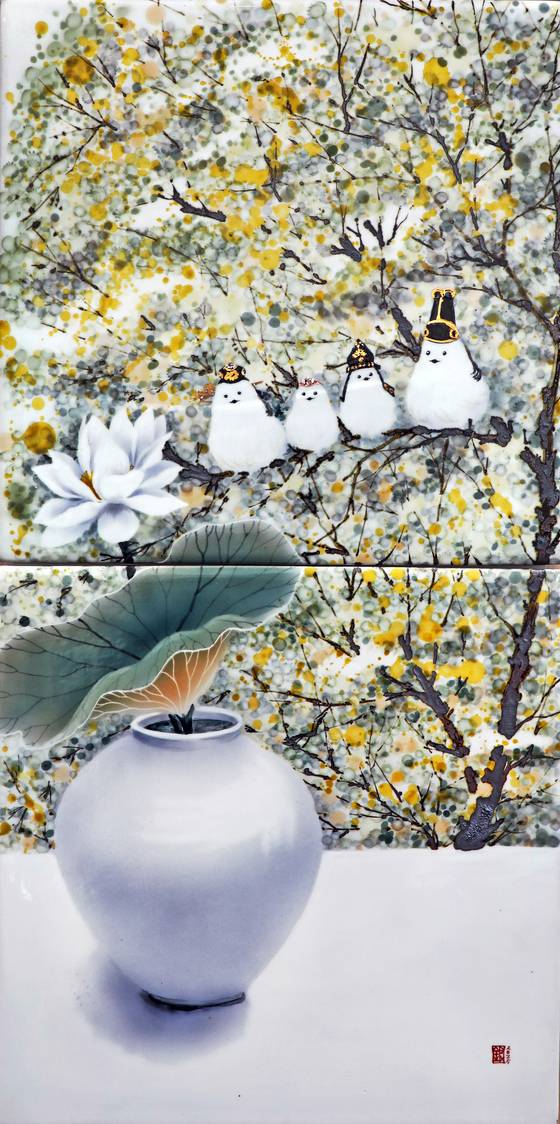 A work by Kim Eun-kyung depicting long-tailed tits. The bird is a frequent subject in Kim's work. [PARK SANG-MOON]