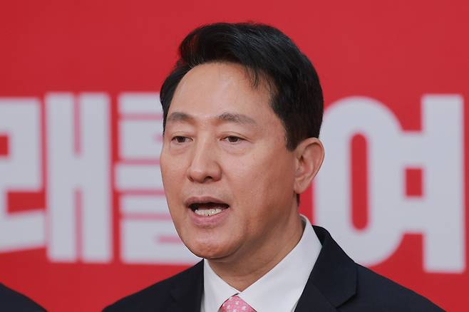 6·3 지방선거 서울시장에 도전하는 오세훈 서울시장이 서울 영등포구 여의도 국민의힘 중앙당사에서 열린 광역단체장 후보 면접을 마치고 취재진 질문에 답하고 있다. 2026.3.22 / 사진=연합뉴스