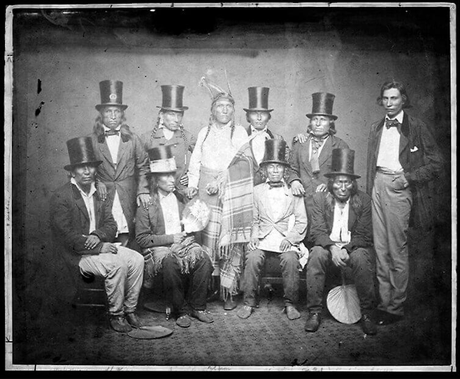 미네소타 개발 초창기 원주민과 미국인들