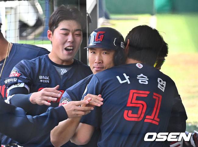 [OSEN=부산, 이석우 기자] 롯데 자이언츠 고승민, 전준우, 나승엽  / foto0307@osen.co.kr