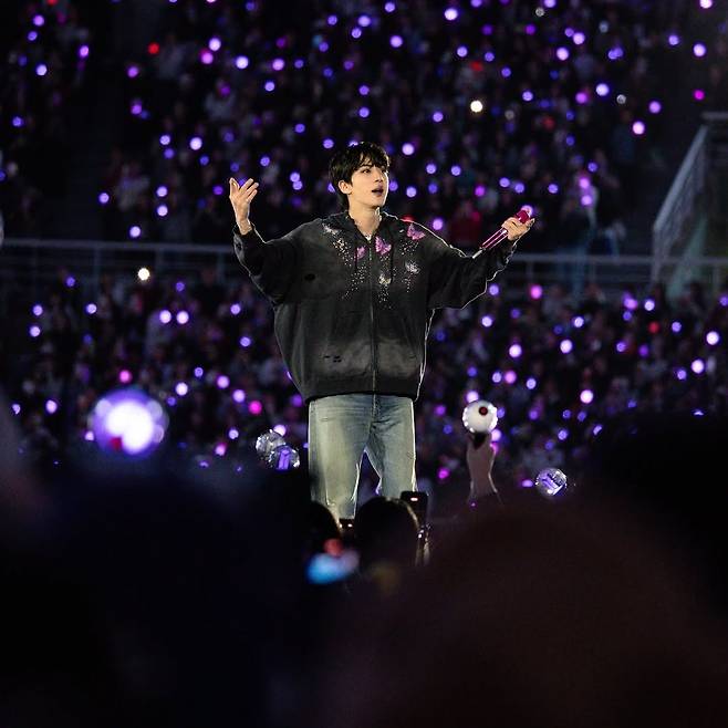 'JIN RETURNS TO JINLAND' 방탄소년단 진, 일본에서도 환상적 라이브·압도적 인기