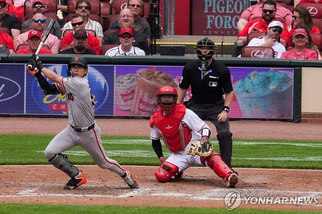 이정후의 17일 경기 모습.  [로이터=연합뉴스] Mandatory Credit: Aaron Doster-Imagn Images