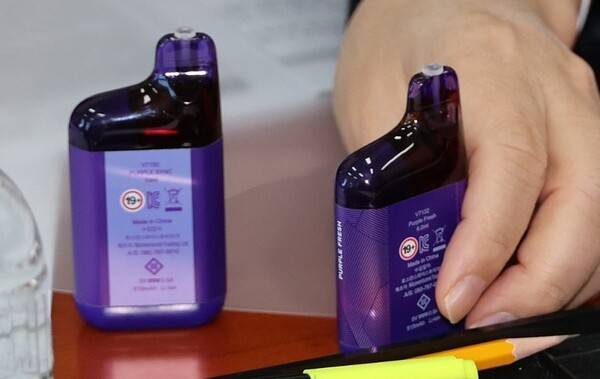 그동안 규제 사각지대에 놓여 있던 액상형 전자담배가 이번 주부터 일반 궐련형 담배와 동일한 법적 규제를 적용받게 된다. [출처=연합]